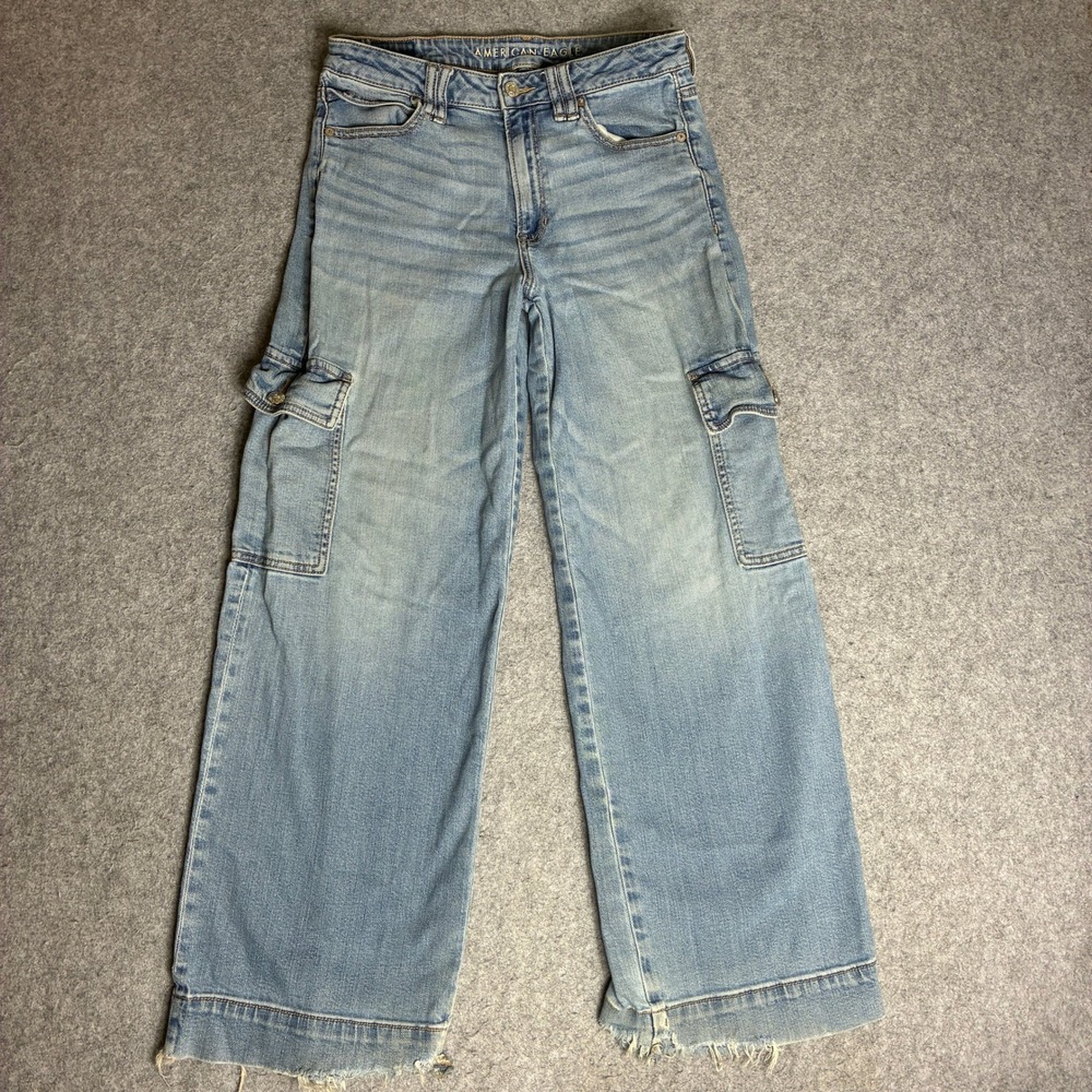 American Eagle Sz 6 30x30 Super High Rise Baggy Wide Leg Cargo Jeans Light Wash